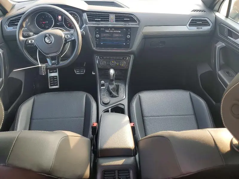 2021 VOLKSWAGEN TIGUAN SE  