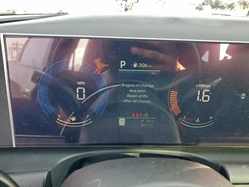 2025 HYUNDAI TUCSON SE  