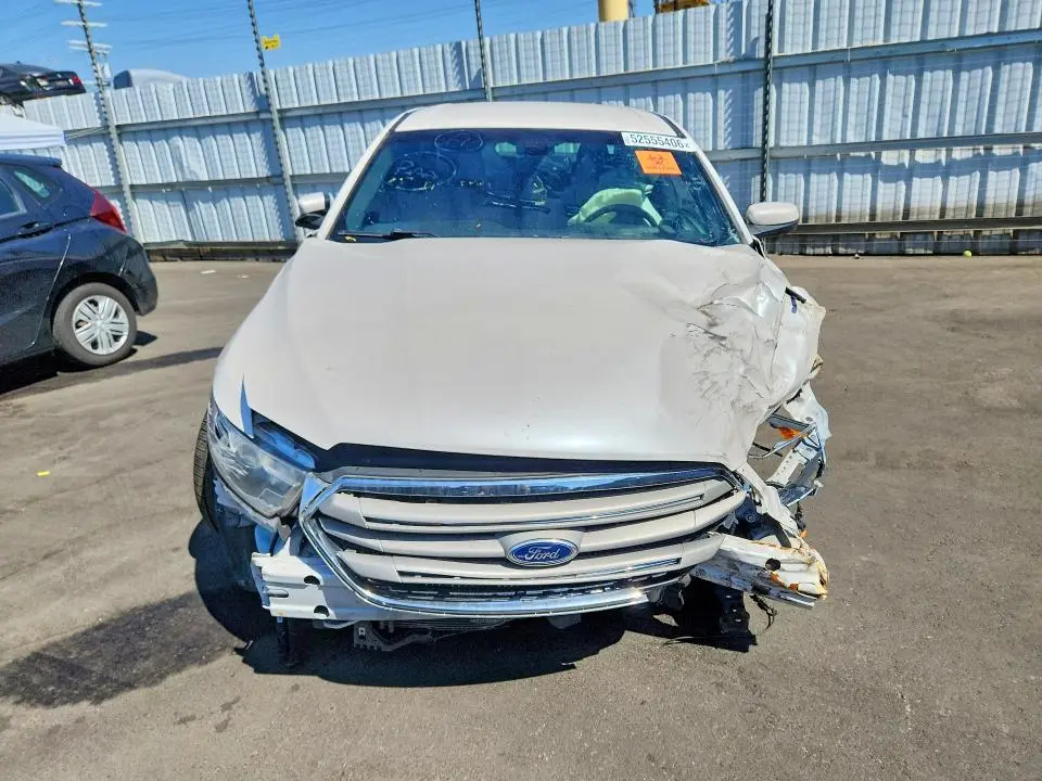 2015 FORD TAURUS SEL  