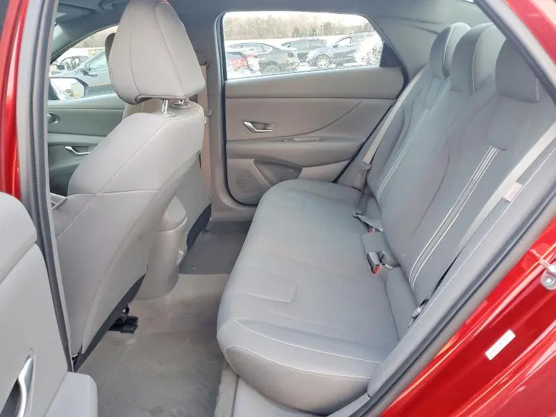 2024 HYUNDAI ELANTRA   