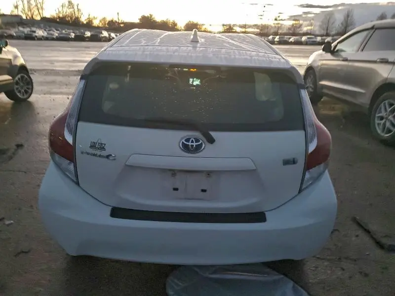 2015 TOYOTA PRIUS C   