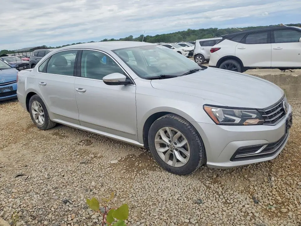 2017 VOLKSWAGEN PASSAT S  