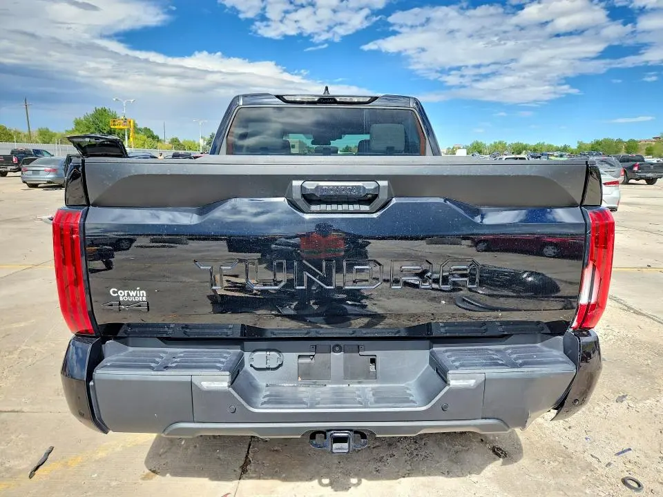 2023 TOYOTA TUNDRA SR5  