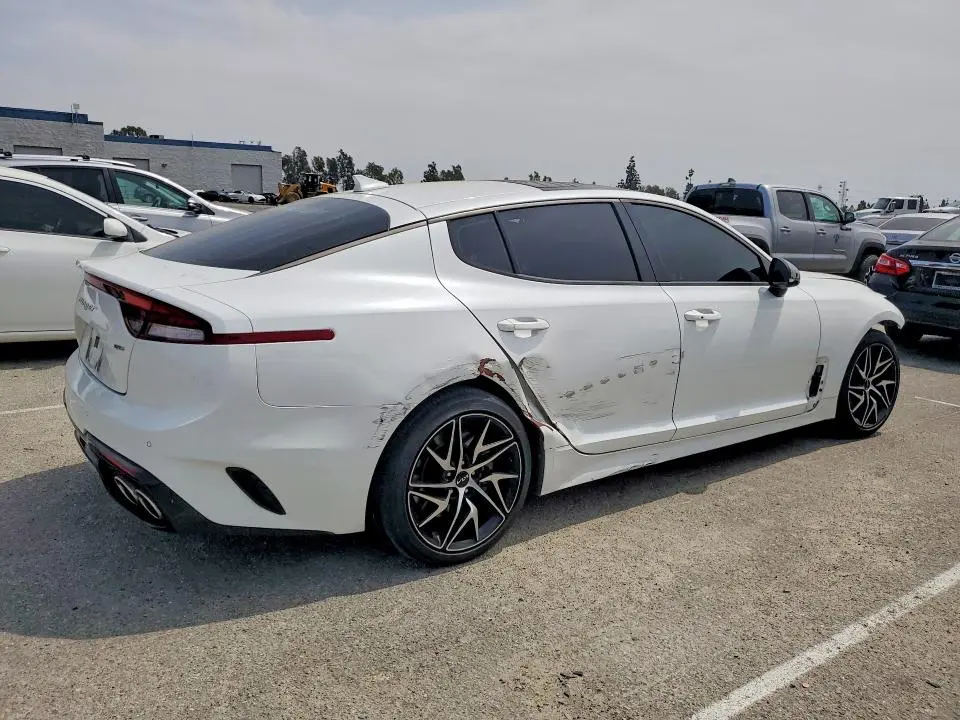 2023 KIA STINGER GT-LINE  