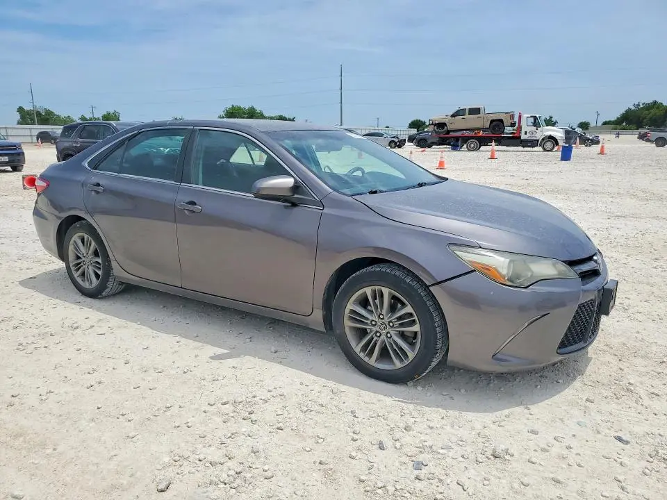 2016 TOYOTA CAMRY SE  