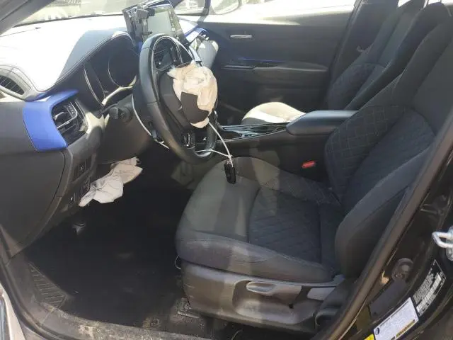 2022 TOYOTA C-HR XLE  