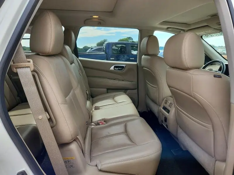 2017 NISSAN PATHFINDER SL  