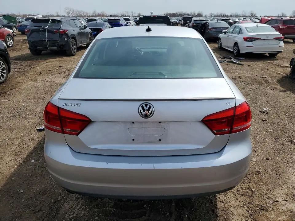 2014 VOLKSWAGEN PASSAT SE  