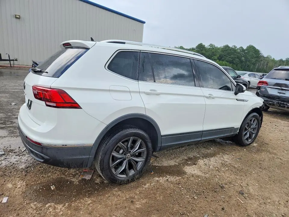 2022 VOLKSWAGEN TIGUAN SE  
