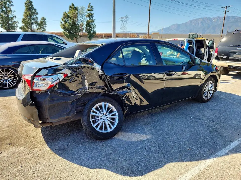 2015 TOYOTA COROLLA LE PLUS  