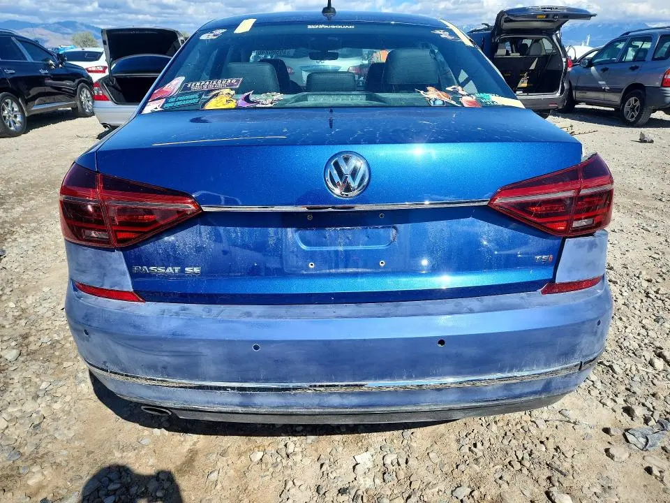 2017 VOLKSWAGEN PASSAT SE  
