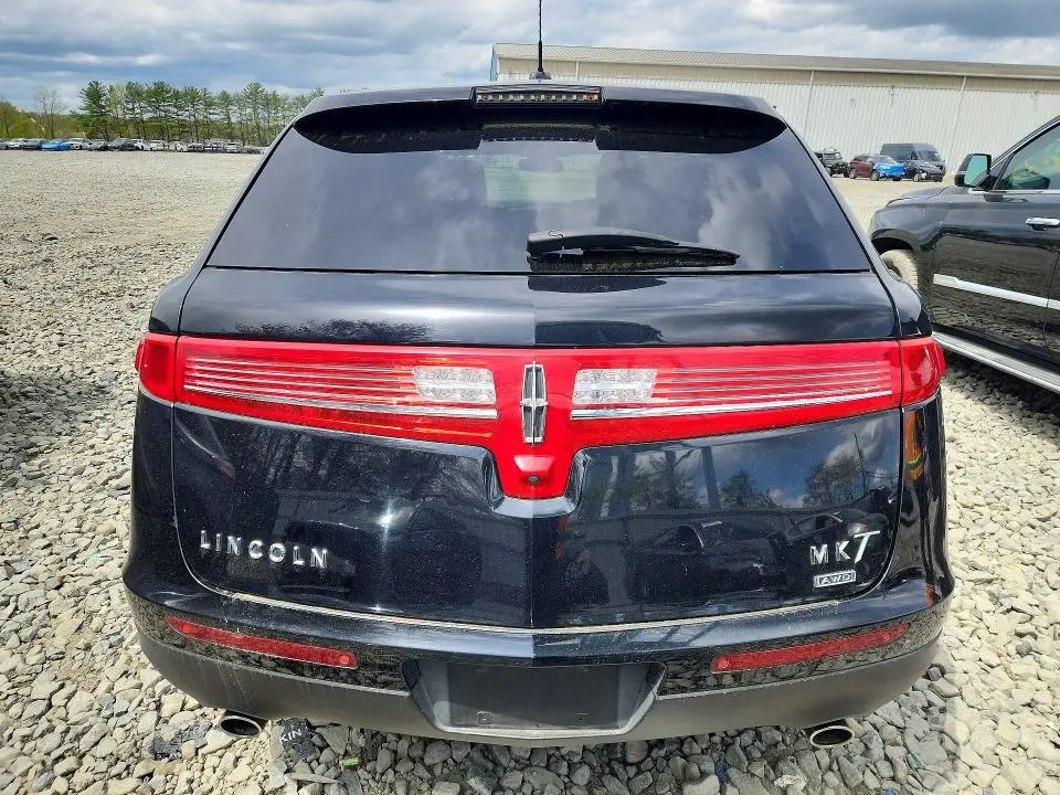 2018 LINCOLN MKT   