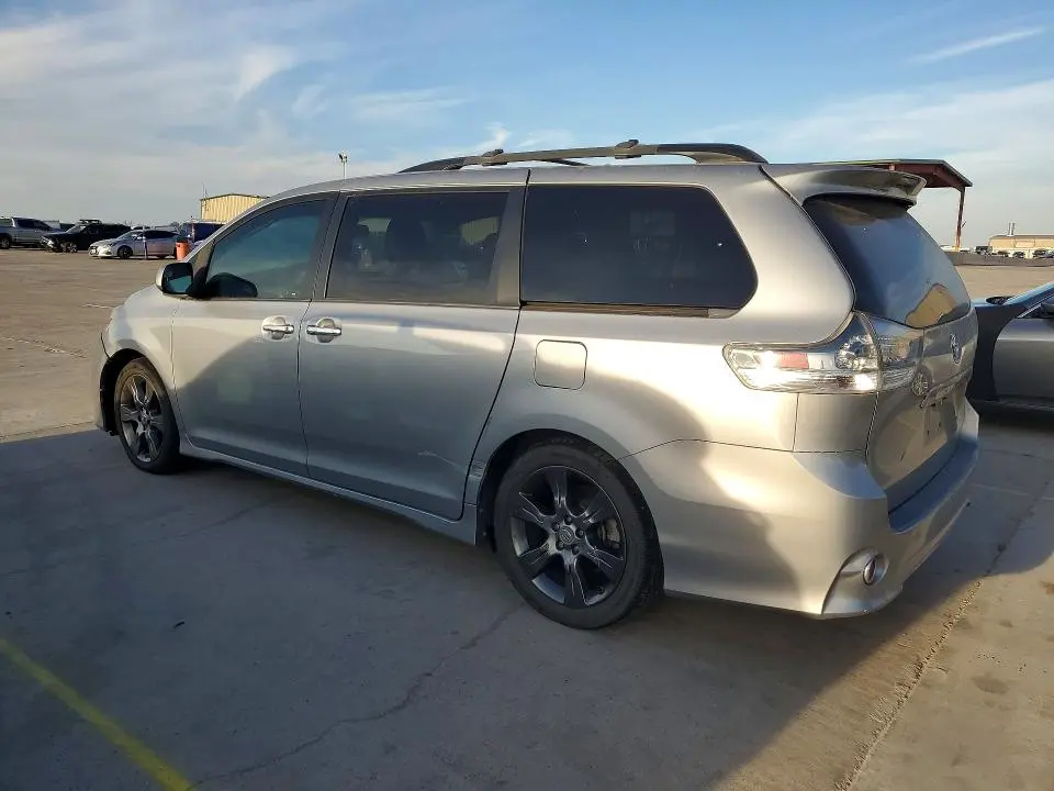 2015 TOYOTA SIENNA SE 8-PASSENGER  