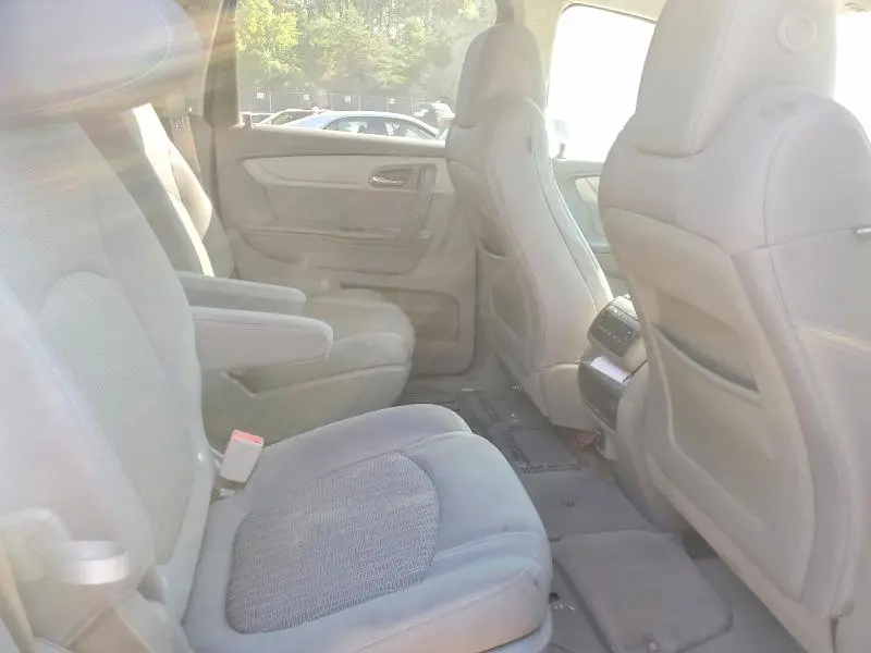 2014 CHEVROLET TRAVERSE LT  