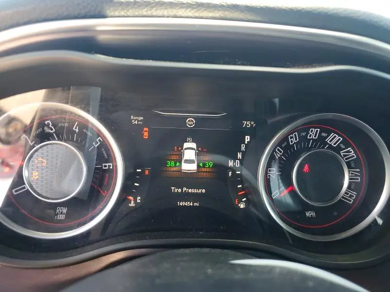 2015 DODGE CHALLENGER SXT  