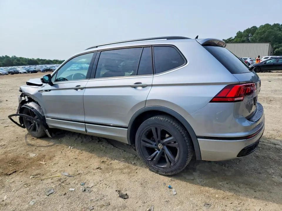 2023 VOLKSWAGEN TIGUAN SE R-LINE BLACK  