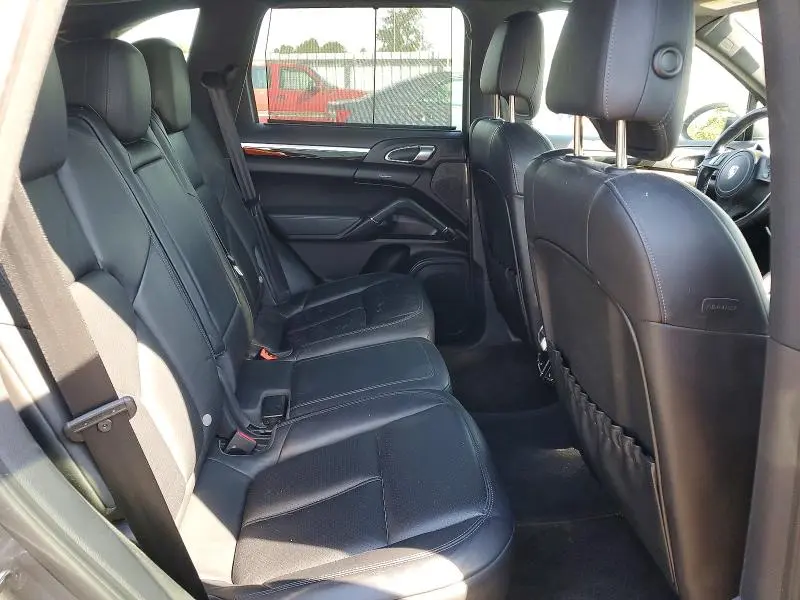 2013 PORSCHE CAYENNE   
