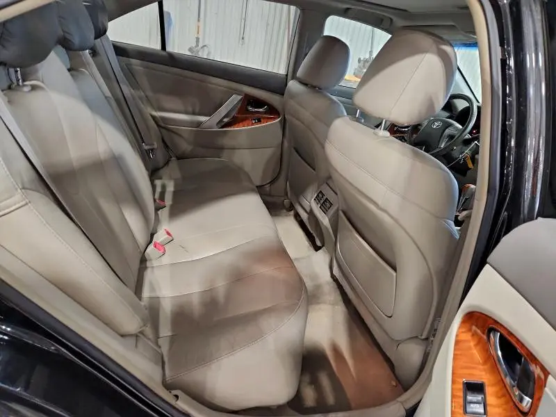 2010 TOYOTA CAMRY SE  