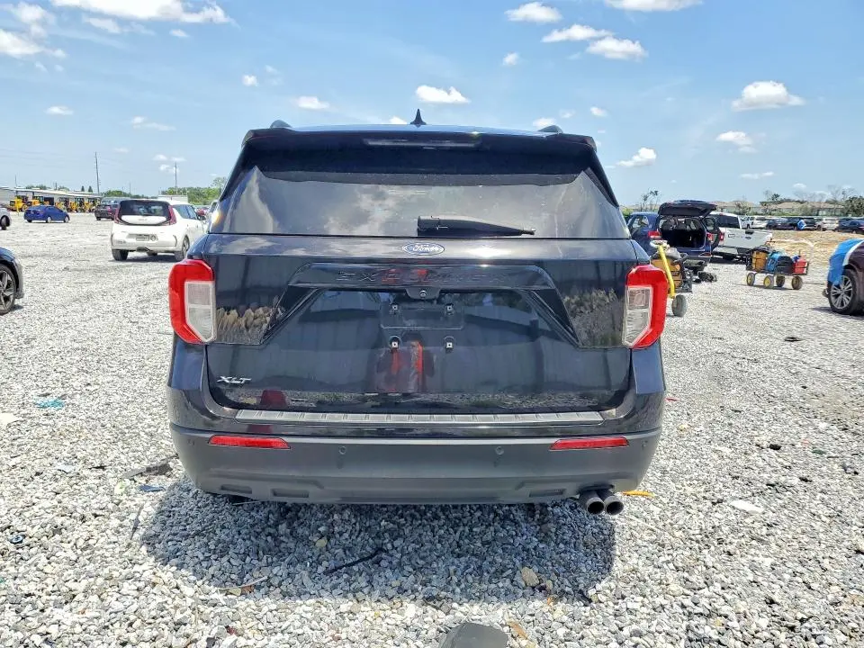 2022 FORD EXPLORER XLT  