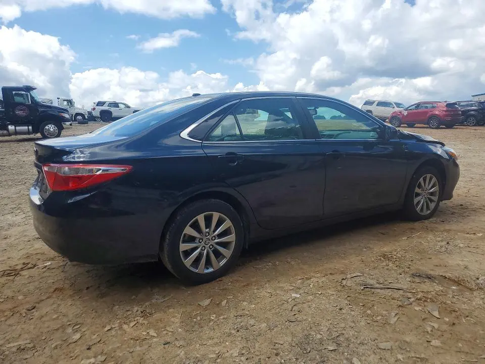 2016 TOYOTA CAMRY XLE  