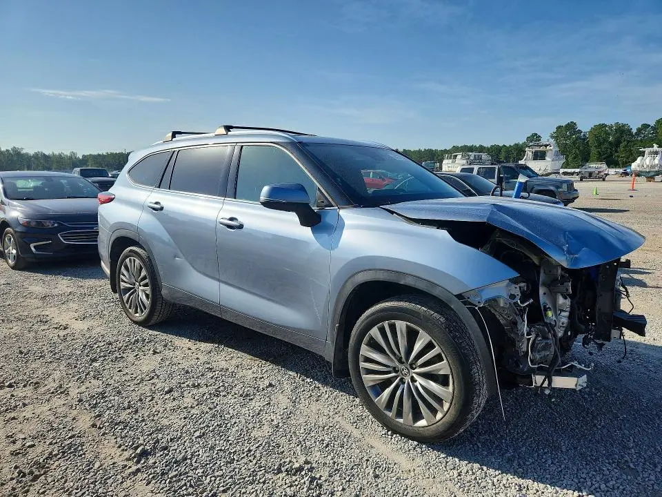 2021 TOYOTA HIGHLANDER PLATINUM  