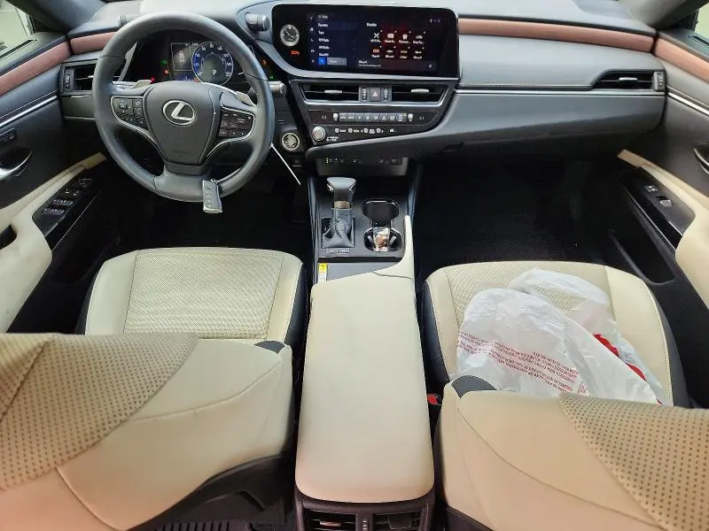 2025 LEXUS ES 300H BASE  