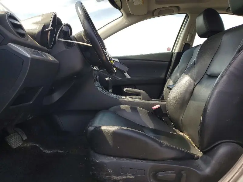 2011 MAZDA 3 S  