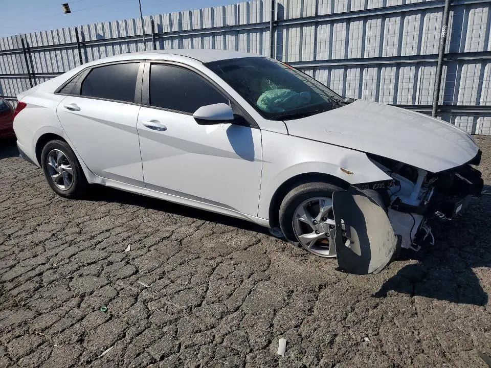 2021 HYUNDAI ELANTRA SE  