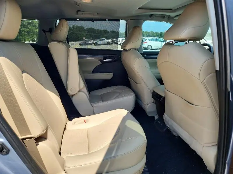 2020 TOYOTA HIGHLANDER LIMITED  