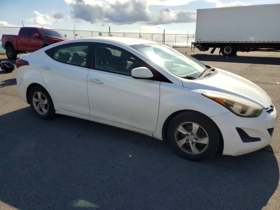 2014 HYUNDAI ELANTRA SE  