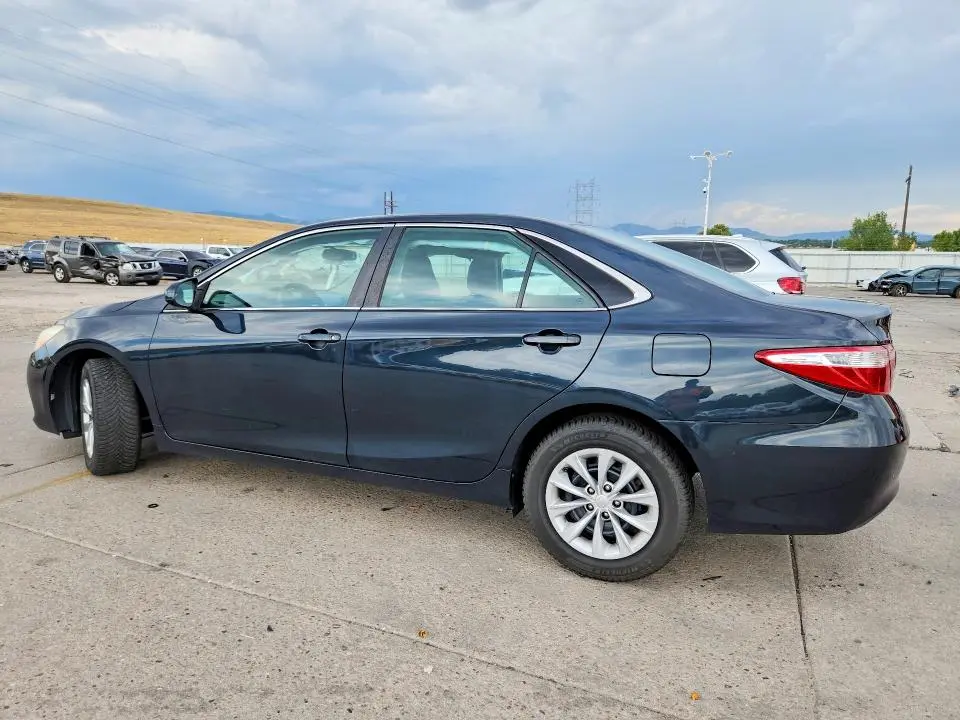 2016 TOYOTA CAMRY LE  