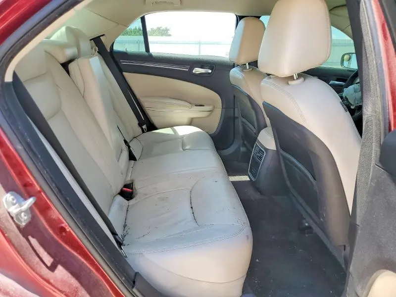 2016 CHRYSLER 300 LIMITED  