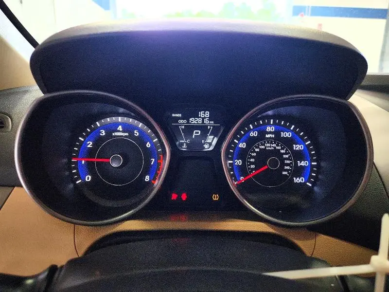 2011 HYUNDAI ELANTRA LIMITED  