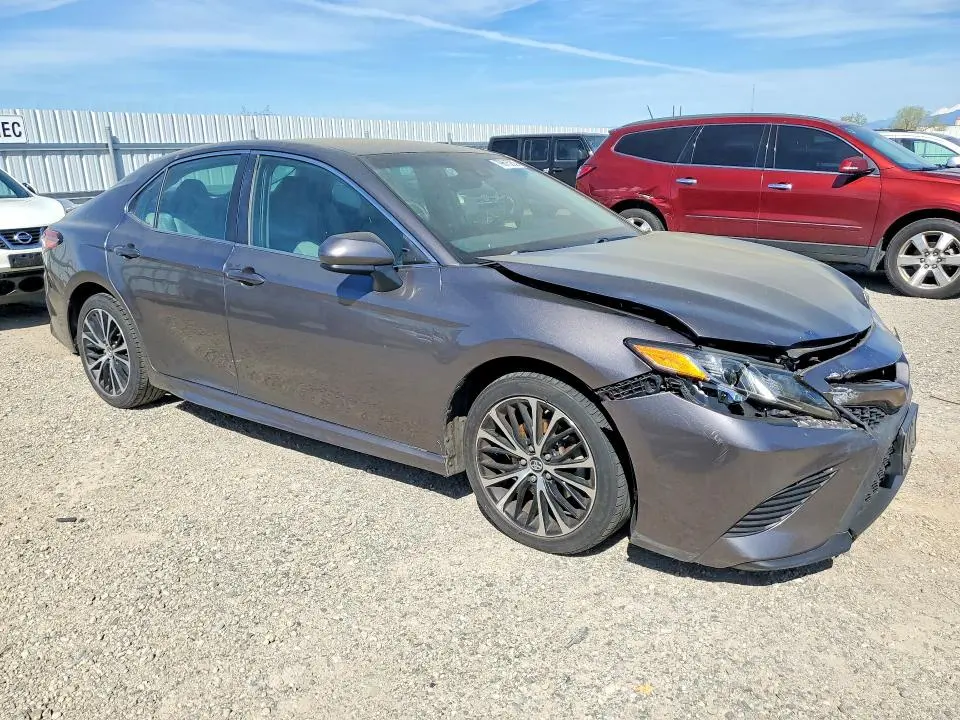 2018 TOYOTA CAMRY SE  