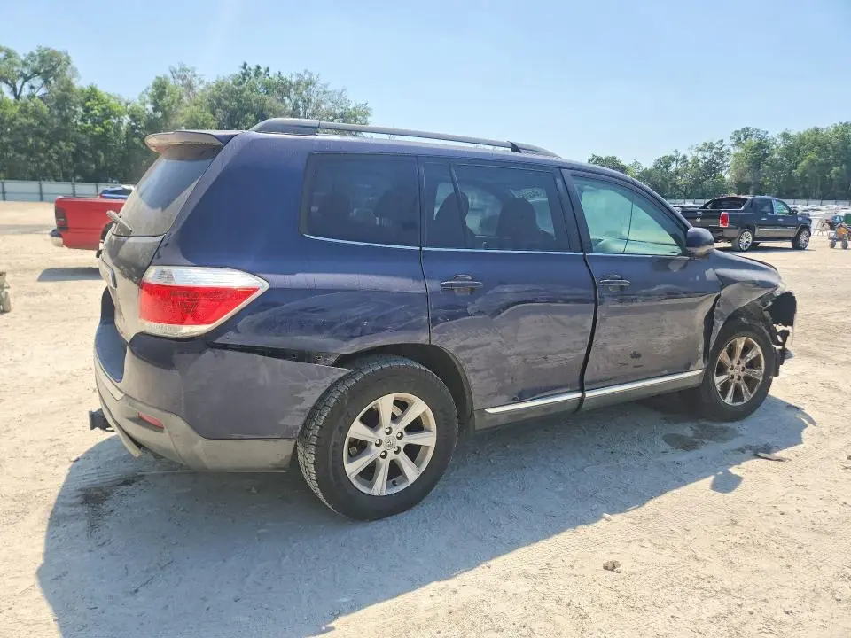 2012 TOYOTA HIGHLANDER SE  