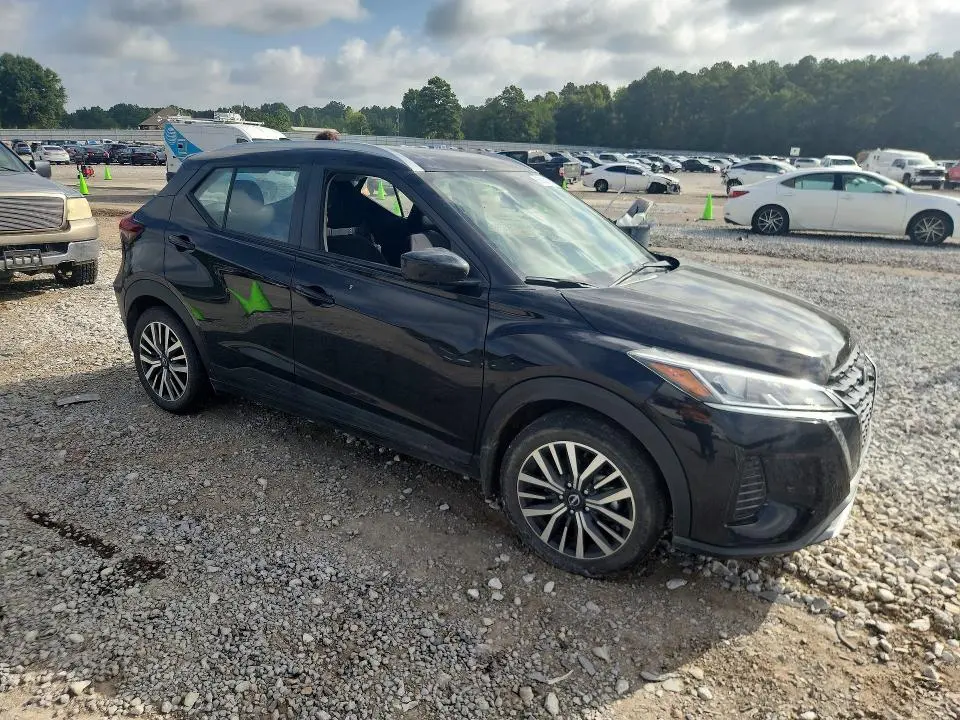 2023 NISSAN KICKS SV  