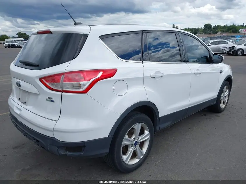 2016 FORD ESCAPE SE