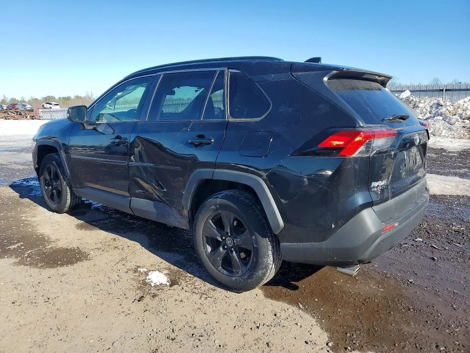 2019 TOYOTA RAV4 XLE  