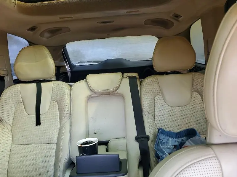2016 VOLVO XC90 T6  