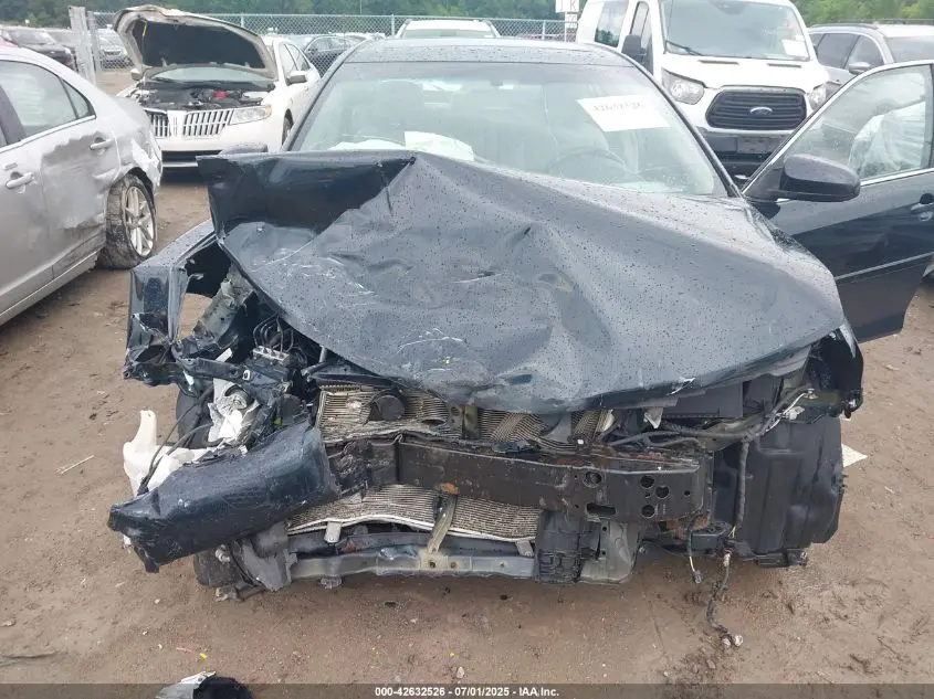 2014 TOYOTA CAMRY XLE