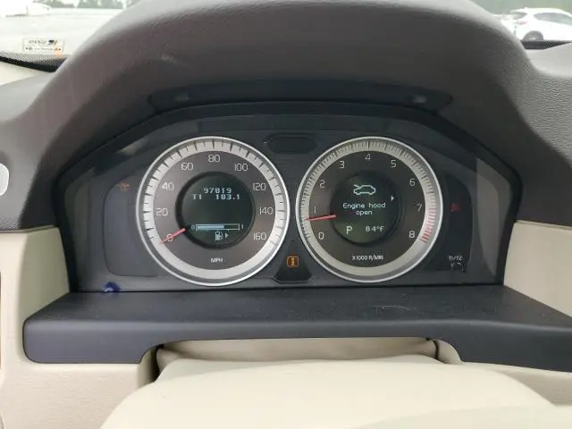 2013 VOLVO XC70 3.2  