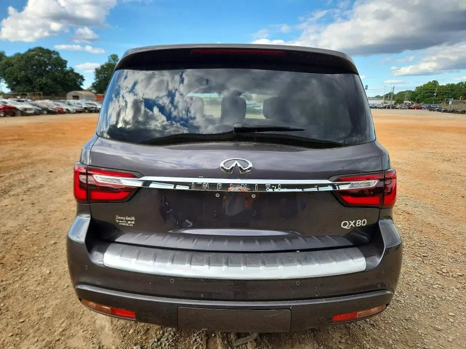 2023 INFINITI QX80 LUXE  