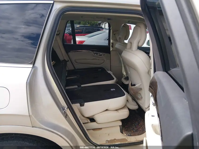 2017 VOLVO XC90 T5 MOMENTUM
