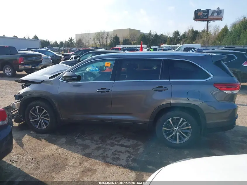2017 TOYOTA HIGHLANDER XLE