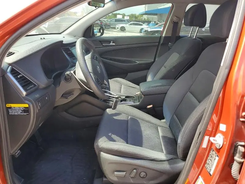 2017 HYUNDAI TUCSON SE  
