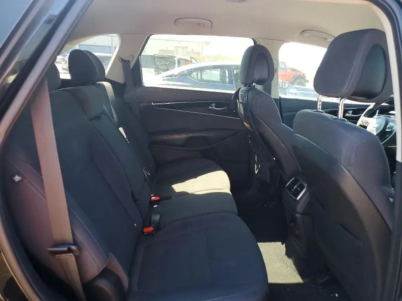 2016 KIA SORENTO LX V6  