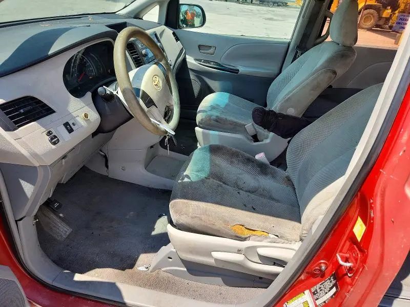 2011 TOYOTA SIENNA BASE 7-PASSENGER  