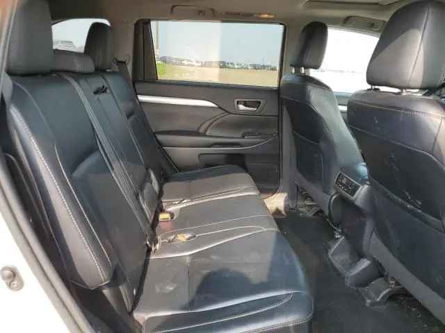 2016 TOYOTA HIGHLANDER XLE  