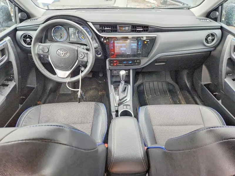 2017 TOYOTA COROLLA SE  