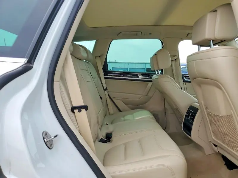2013 VOLKSWAGEN TOUAREG V6  